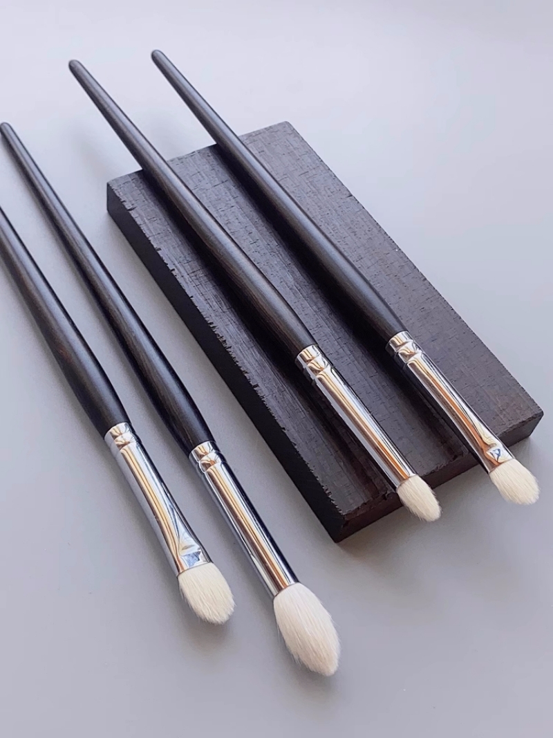 Eyeshadow Blending Brush Luxur - Luxury Skincare Products ulasan dan harga